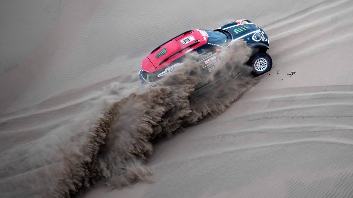 Telediario 1 - 'Nani' Roma sufre un accidente y abandona el Dakar 2018