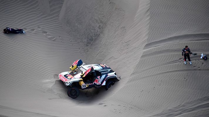 Telediario 1 - Loeb abandona el Dakar