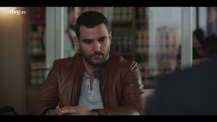 Traición - Roberto despide a Carlos del bufete