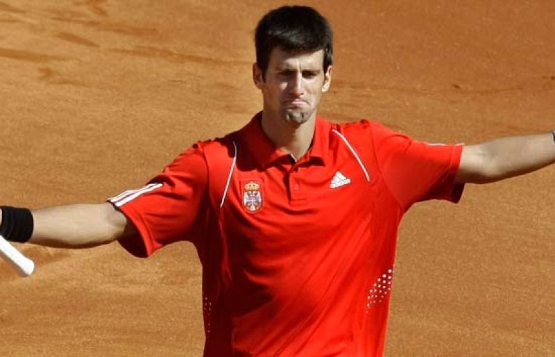 Djokovic se baja los pantalones