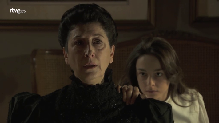 Acacias 38 - Úrsula tiene alucinaciones con Olga