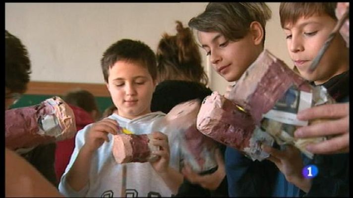 Informatiu Balear - Els nins i les nines de Manacor assagen les cançons de Sant Antoni.