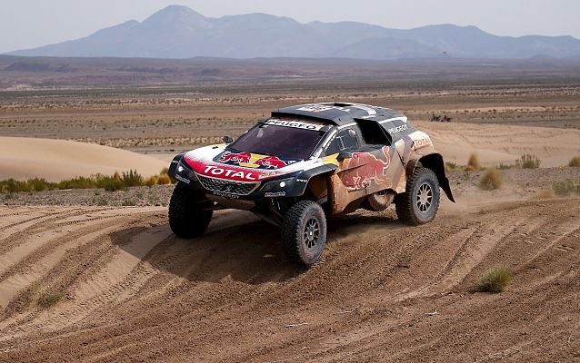 Telediario 1 - Sainz queda quinto en la etapa 8 y saca más de una hora al segundo clasificado