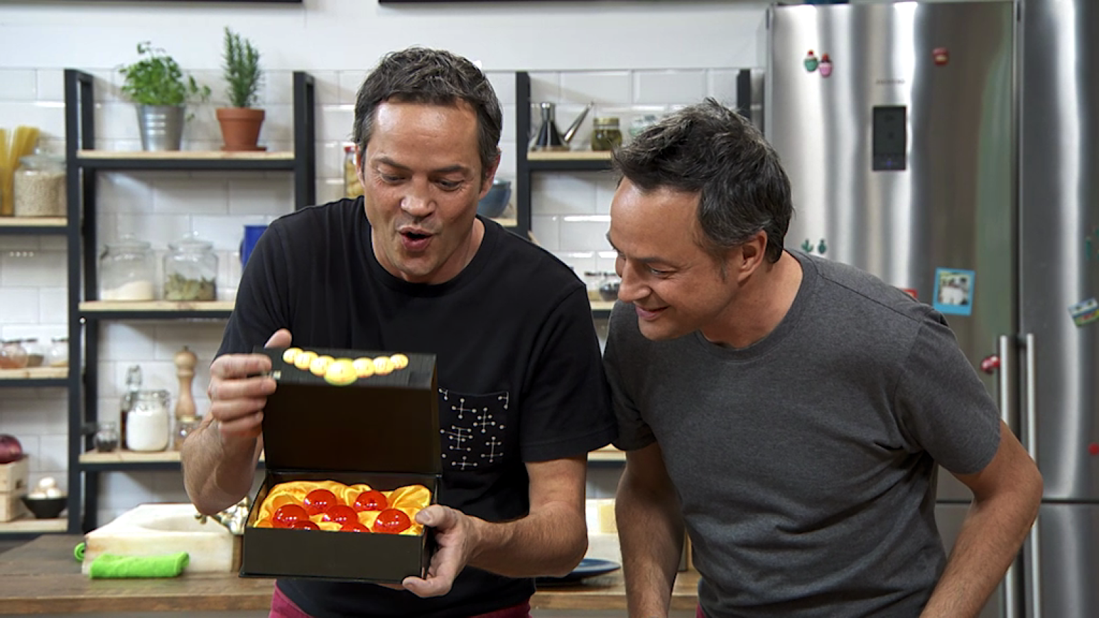 Torres en la cocina - Huevos dragón y pudin de panettone - ver ahora