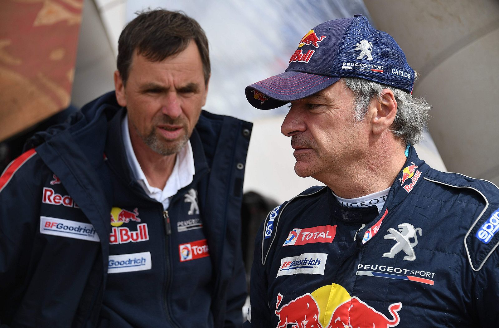 Sanción de 10 minutos a Sainz por su incidente con un quad - Dakar | Ver