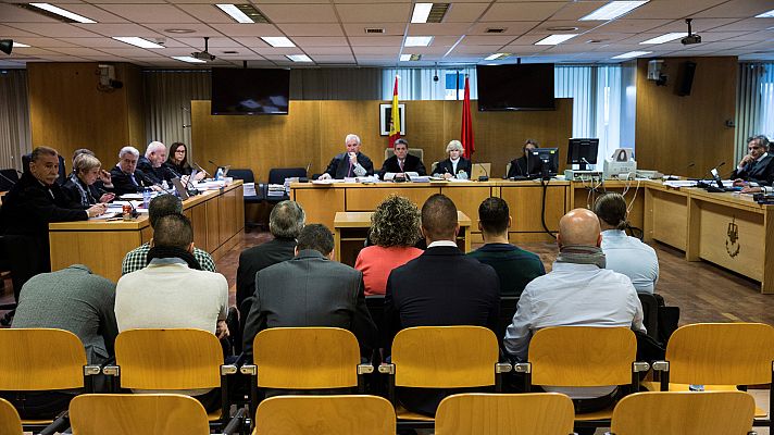 Telediario 1 - Las defensas de cuatro policías procesados por corrupción en Coslada piden la nulidad del juicio