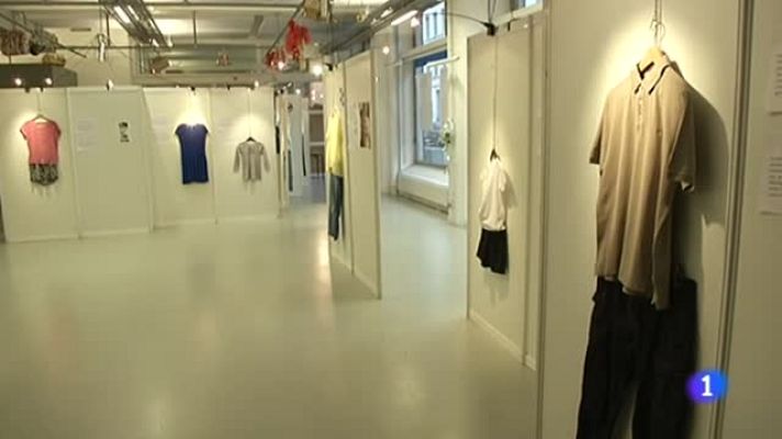 Telediario 1 - Una exposición muestra la ropa de mujeres violadas para romper prejuicios