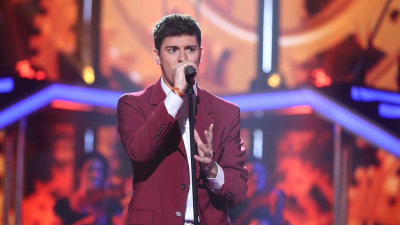 Operacin Triunfo - Alfred canta 'Sign of the times' en la Gala 11 de OT