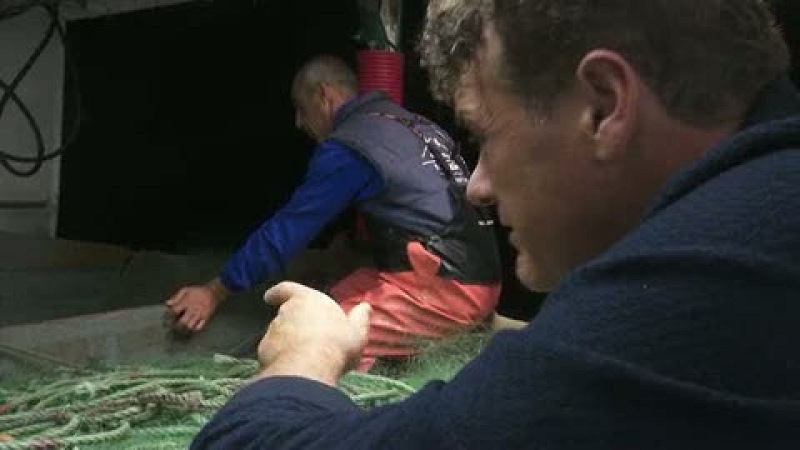 Las Rutas Capone . Roberto se marea pescando