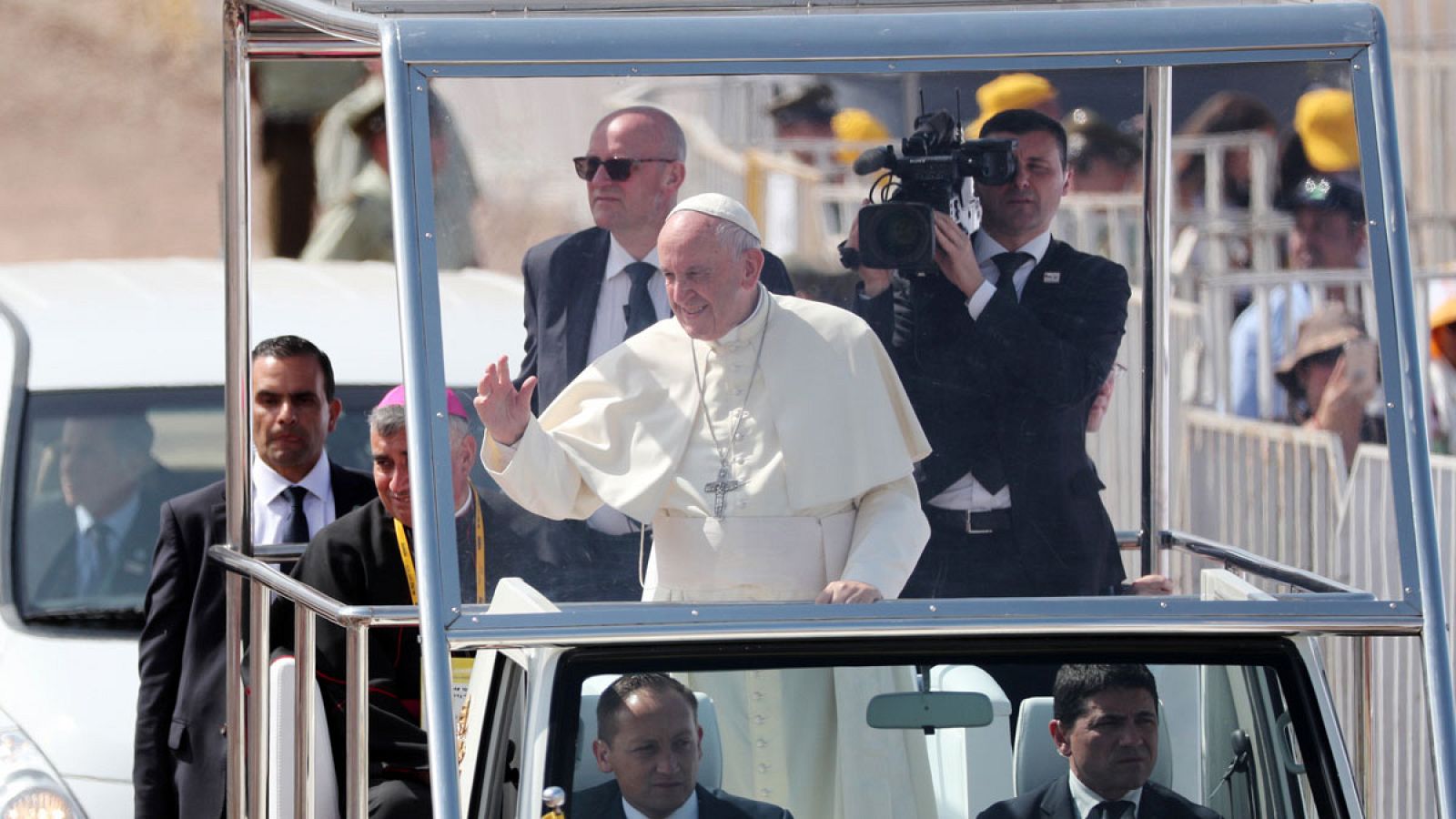 El papa Francisco se despide de Chile deseando "unidad y paz"