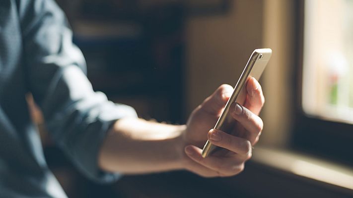 Telediario 1 - Una estudiante denuncia a un grupo de compañeros que hablaron de "marcarse una manada" con ella en WhatsApp