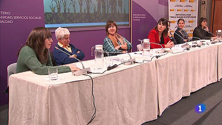 Telediario 1 - Mujeres pioneras contra la resistencia cultural