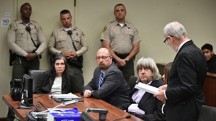 Telediario 1 - El matrimonio Turpin mantuvo secuestrados a sus 13 hijos en condiciones insalubres