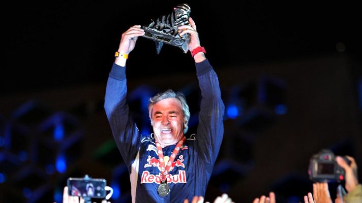Telediario 1 - Carlos Sainz y Lucas Cruz desplegaron la bandera de España en el Dakar
