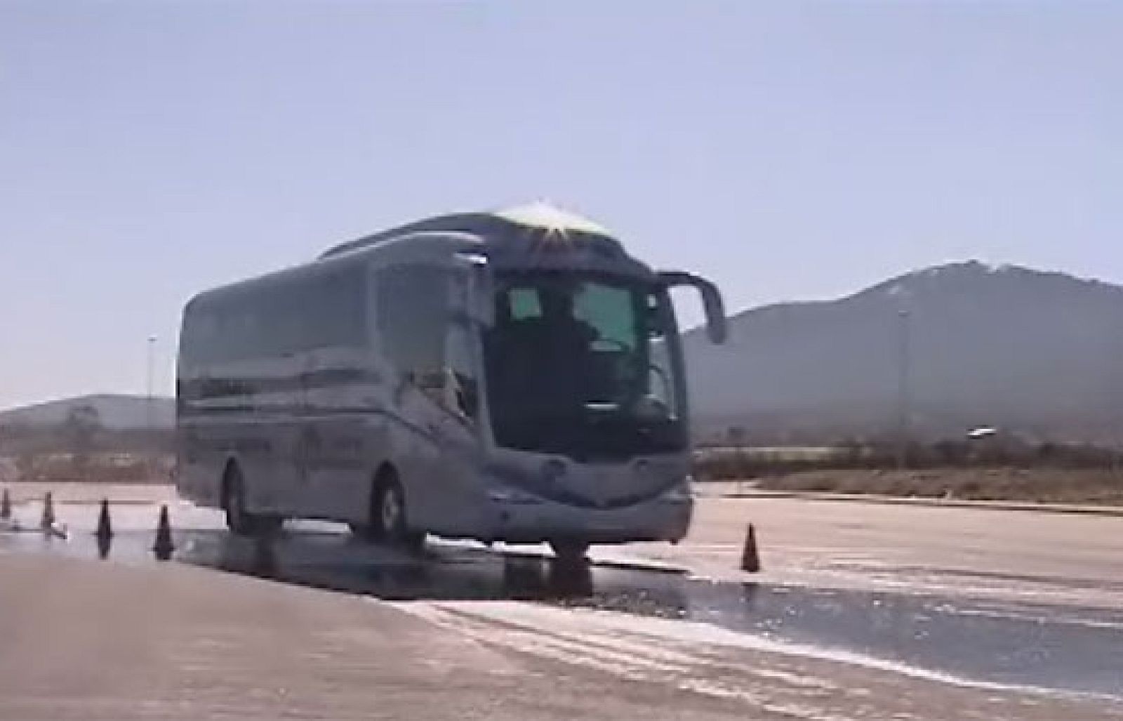 Cursos para conductores de autobuses de conducción en situaciones de emergencia | Ver