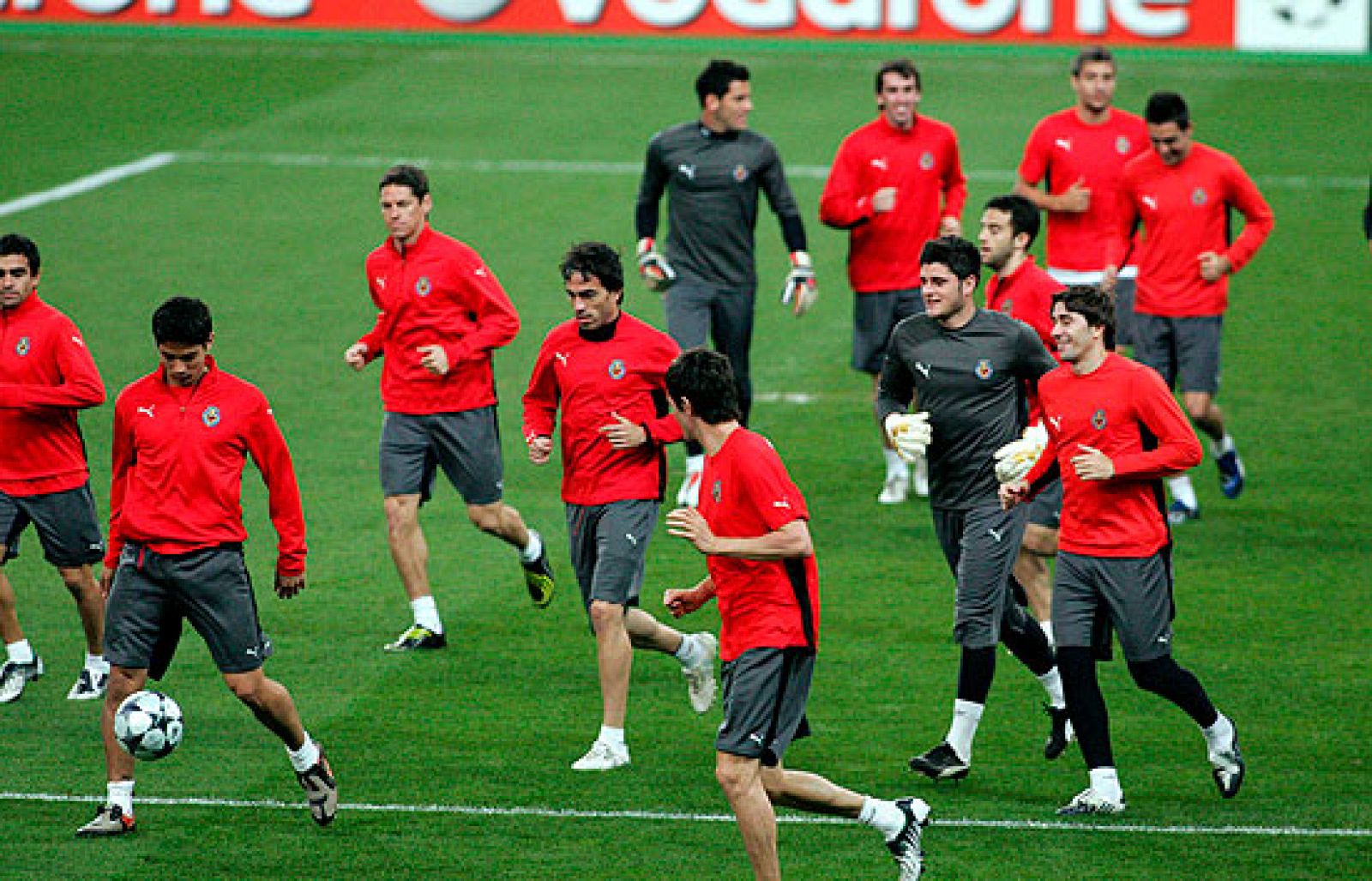 El Villarreal quiere eliminar a los griegos en el infierno de su estadio.