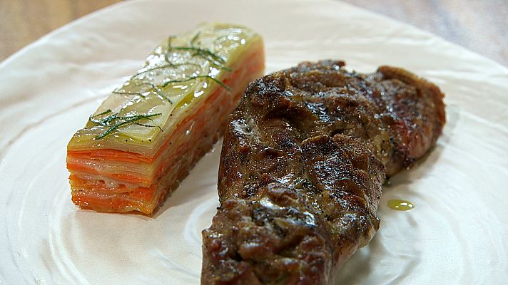 RTVE Cocina - Espalda de cabrito con milhojas de patata