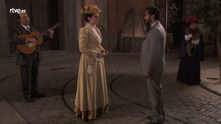 Acacias 38 - El Víctor más romántico convence a María Luisa para casarse