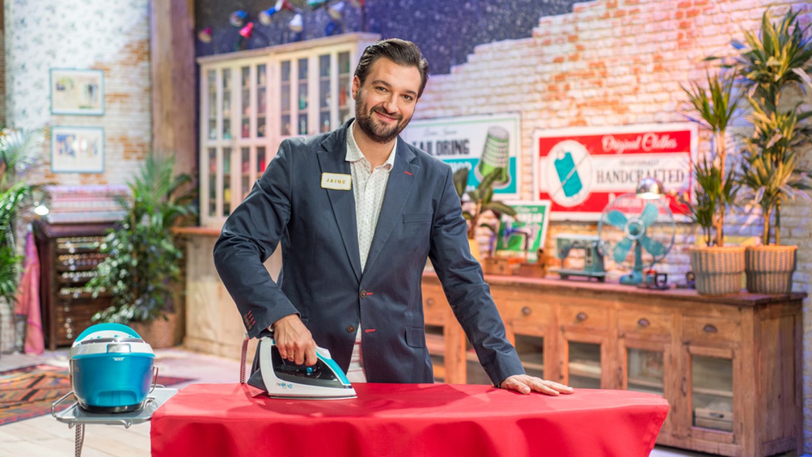 Maestros de la Costura - Jaime, luchador y extrovertido - RTVE.es - Maestros de la costura | Ver