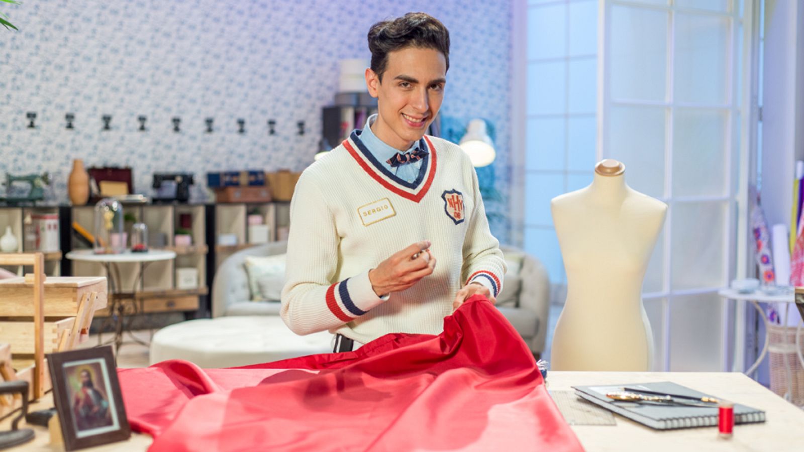 Maestros de la Costura - Sergio, religioso y solidario - RTVE.es - Maestros de la costura | Ver