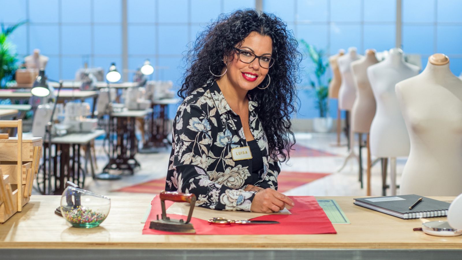 Maestros de la Costura - Luisa, humilde y natural - RTVE.es - Maestros de la costura | Ver