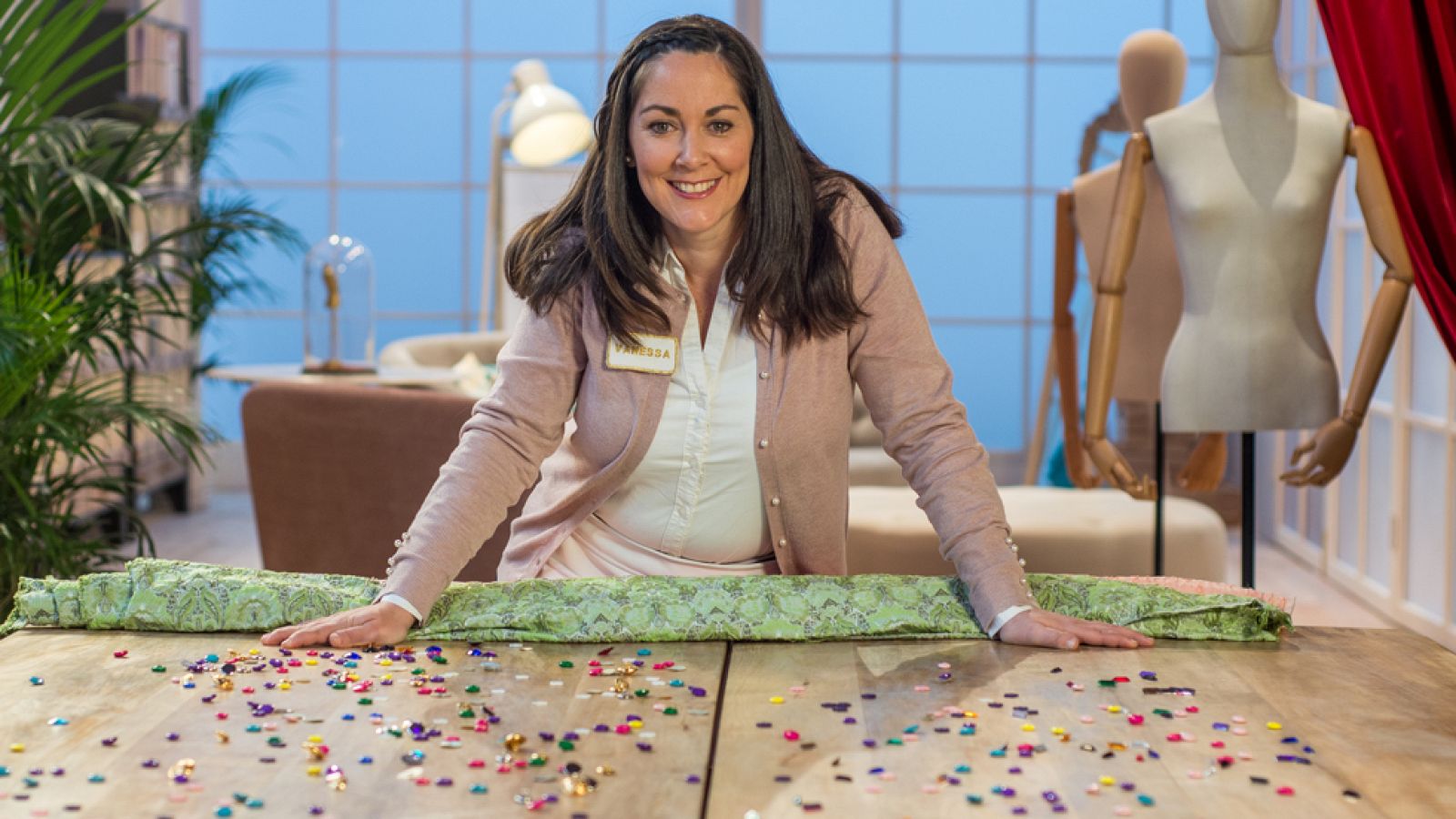 Maestros de la Costura - Vanessa, familiar y tradicional - RTVE.es - Maestros de la costura | Ver