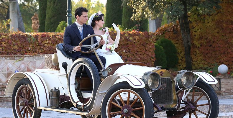 Acacias 38 - María Luisa llega en coche a su boda con Víctor