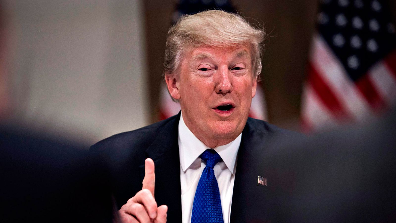 Trump amenaza en Davos a los palestinos con retirar las ayudas si no se sientan a negociar