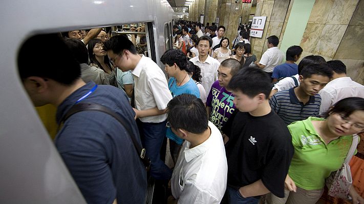 Telediario 1 - China instala miles de cámaras capaces de detectar rostros y comportamientos de los ciudadanos