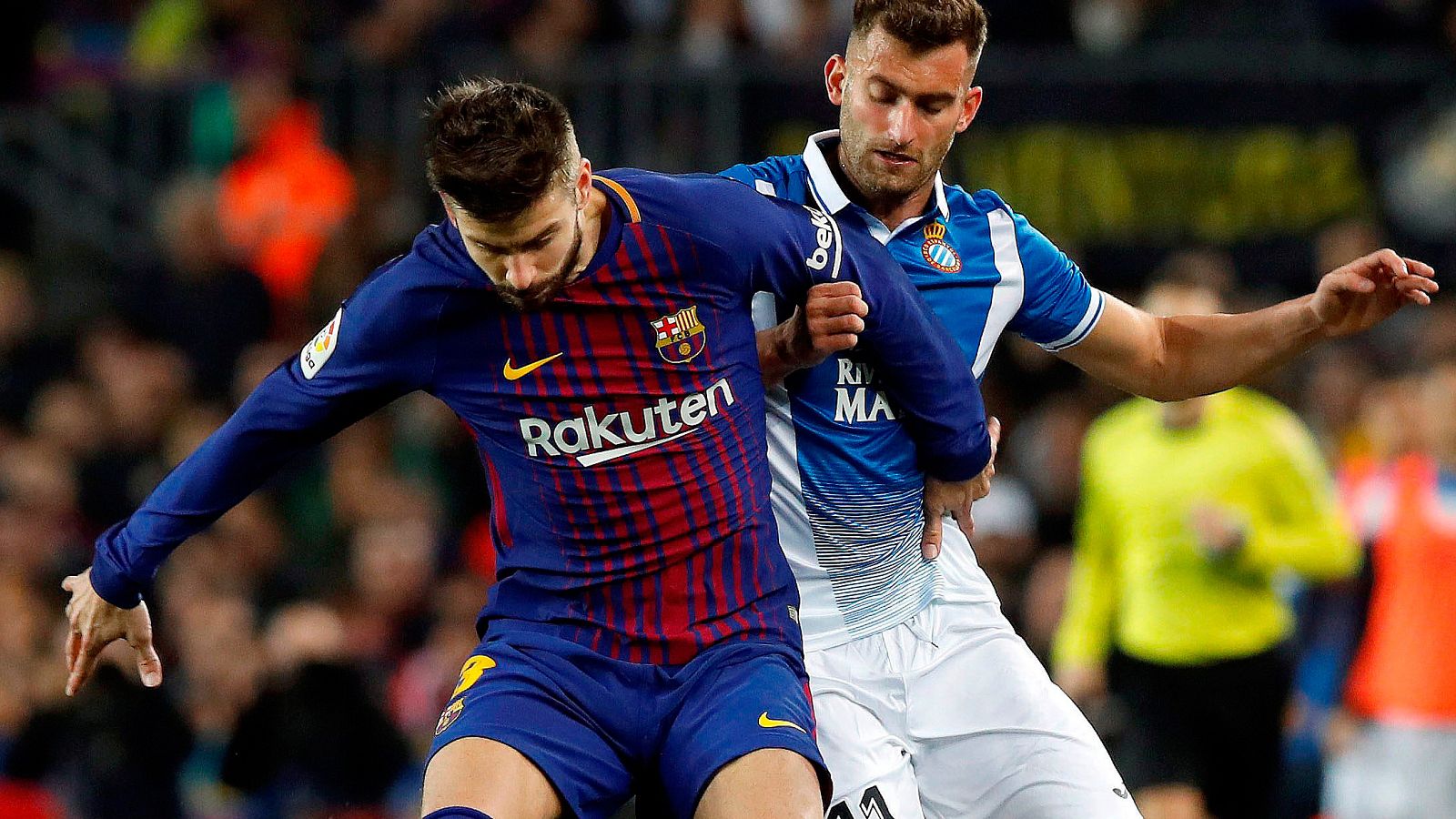 Las declaraciones de Piqué y Busquets, además de los cánticos de la afición en el Espanyol-Barcelona de Copa han llevado al club blanquiazul a denunciar a Antivolencia por "flirtear muy peligrosamente con actitudes xenófobas".