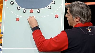 La pizarra de Urdiales. El gran primer tiempo de los 'Hispanos' ante Francia - Europeo de Balonmano | Ver
