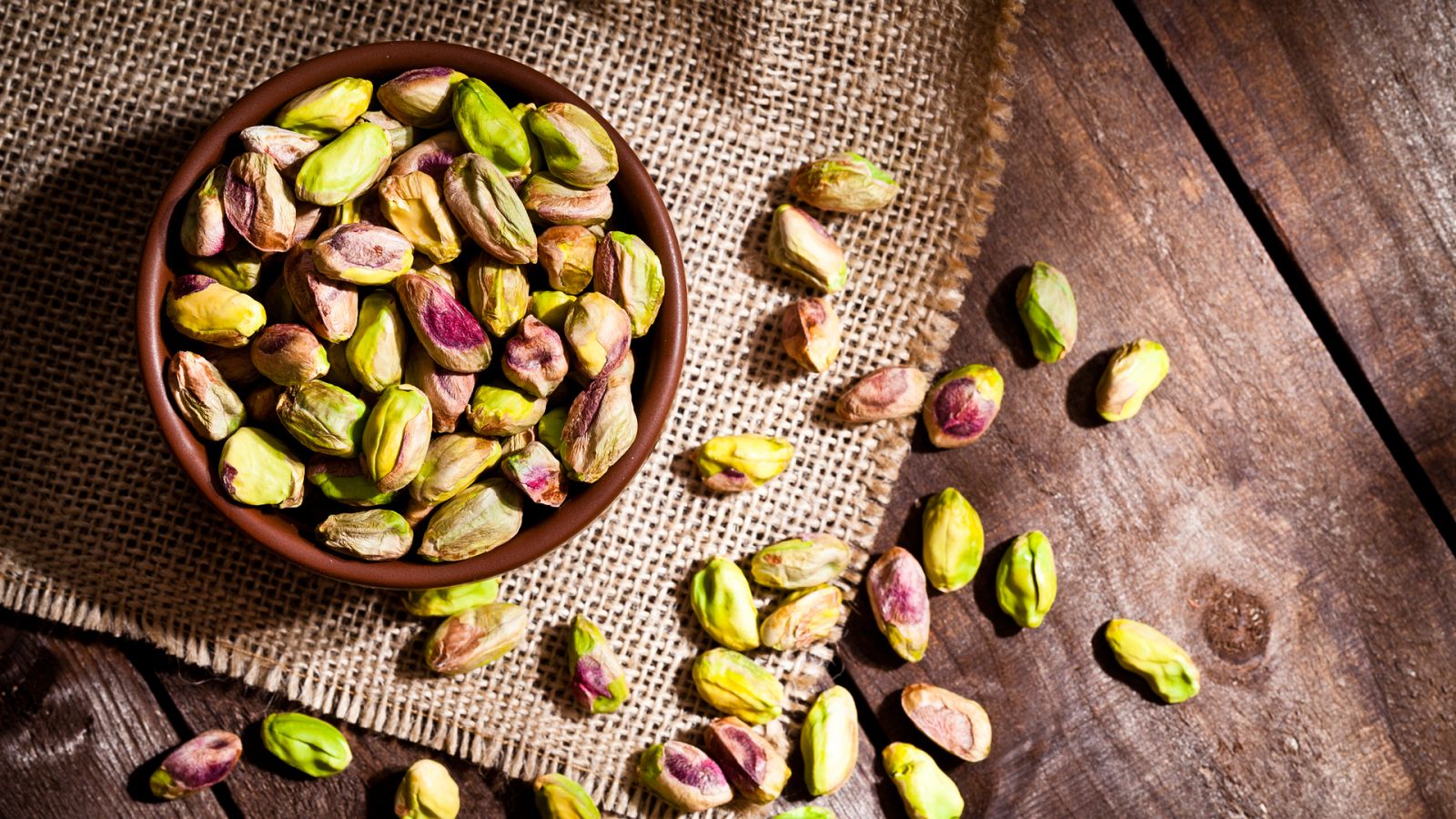 Otros documentales - Comida al descubierto: Pistachos, prosecco y gachas - ver ahora