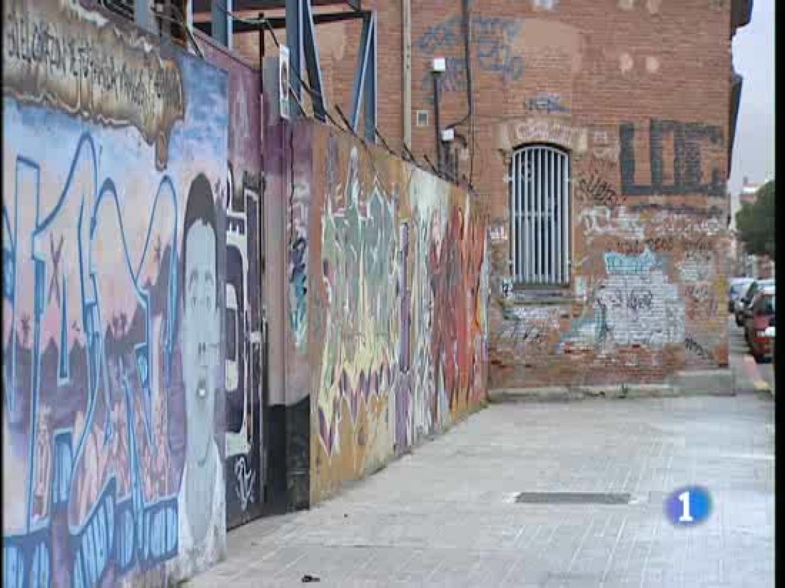 La policía de Sabadell está identificando a los grafiteros que estampan su firma por las fachadas de la ciudad | Ver