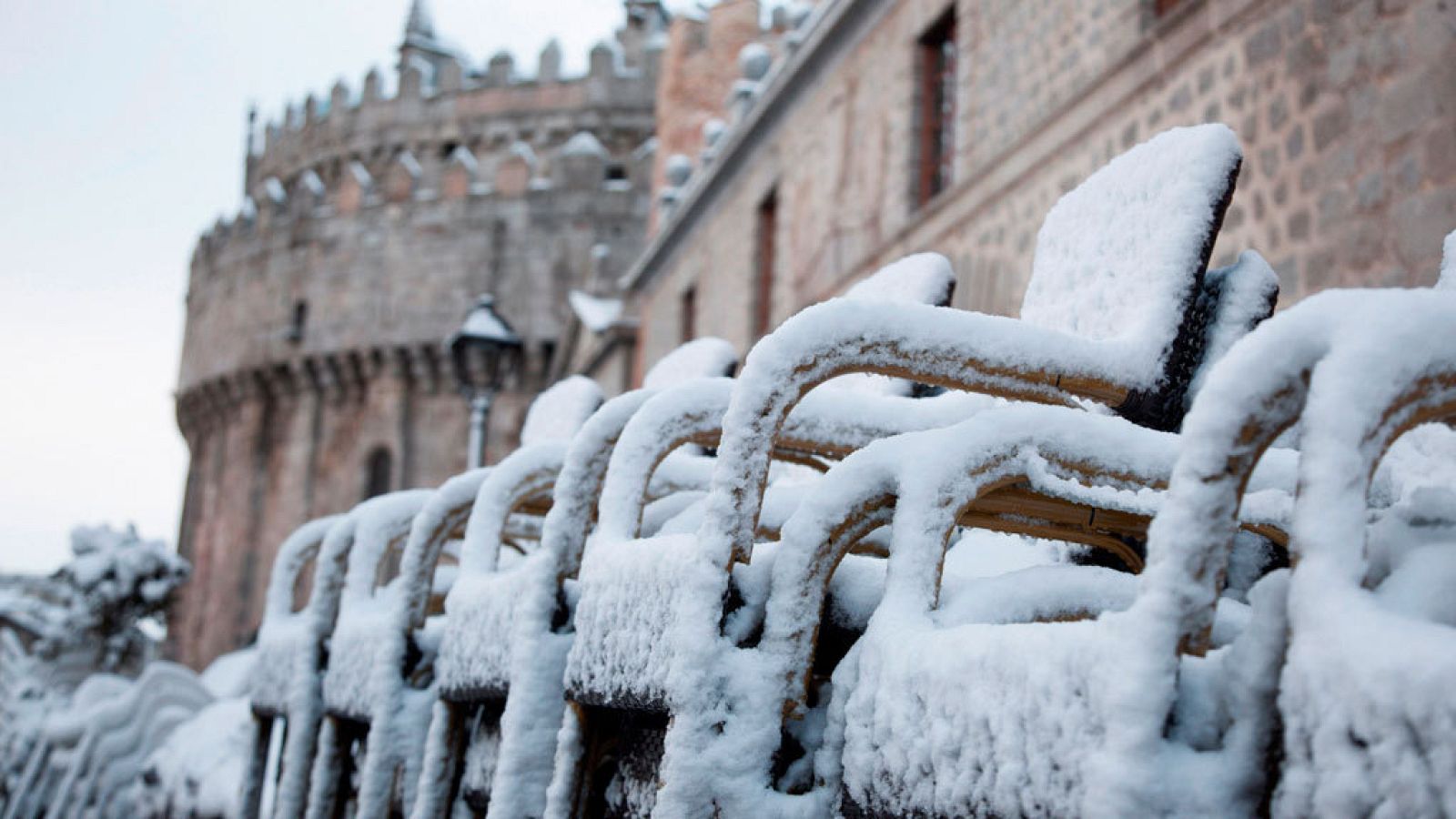 Vientos fuerte o con rachas muy fuertes en el Estrecho, Alborán y litoral sureste