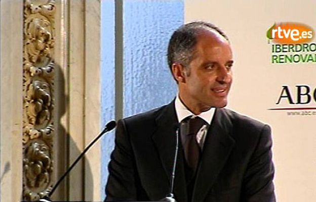  - Camps: "Me pago mis trajes"