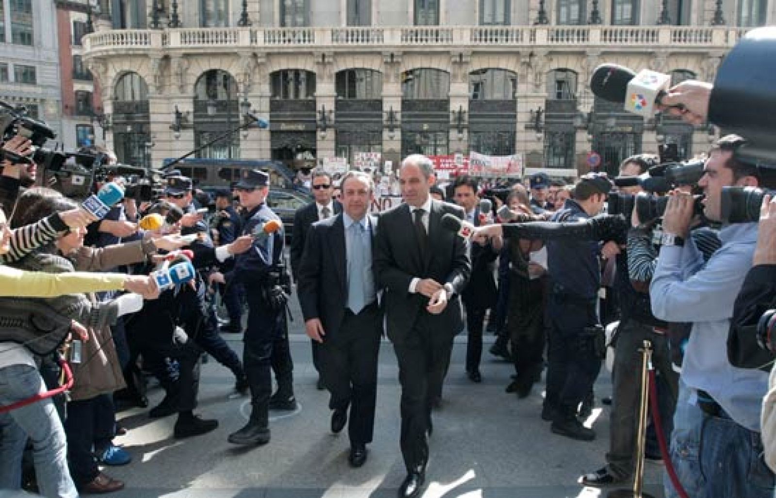 Telediario 2 en cuatro minutos - 10/03/09 | Ver