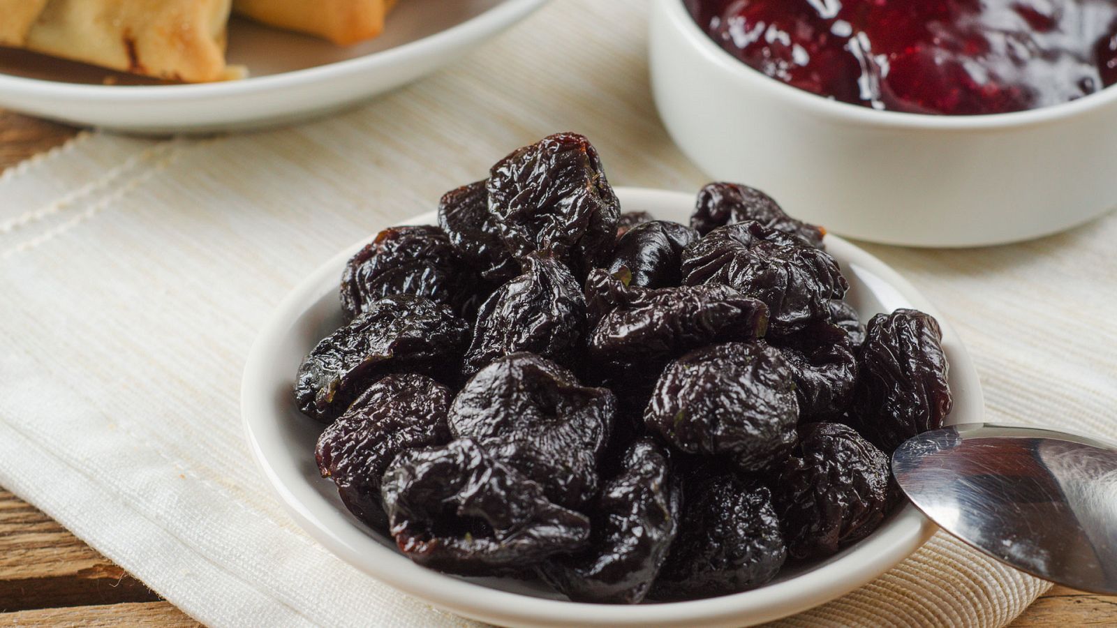 Otros documentales - Comida al descubierto: Ciruelas pasas, tomates dulces y verduras regadas - ver ahora