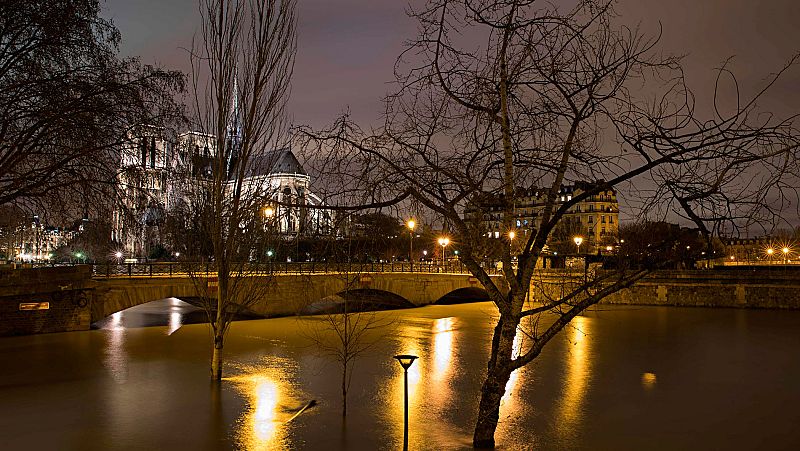 Francia inundaciones - La crecida del Sena se estabiliza en París, pero la región sigue sufriendo las inundaciones | Ver