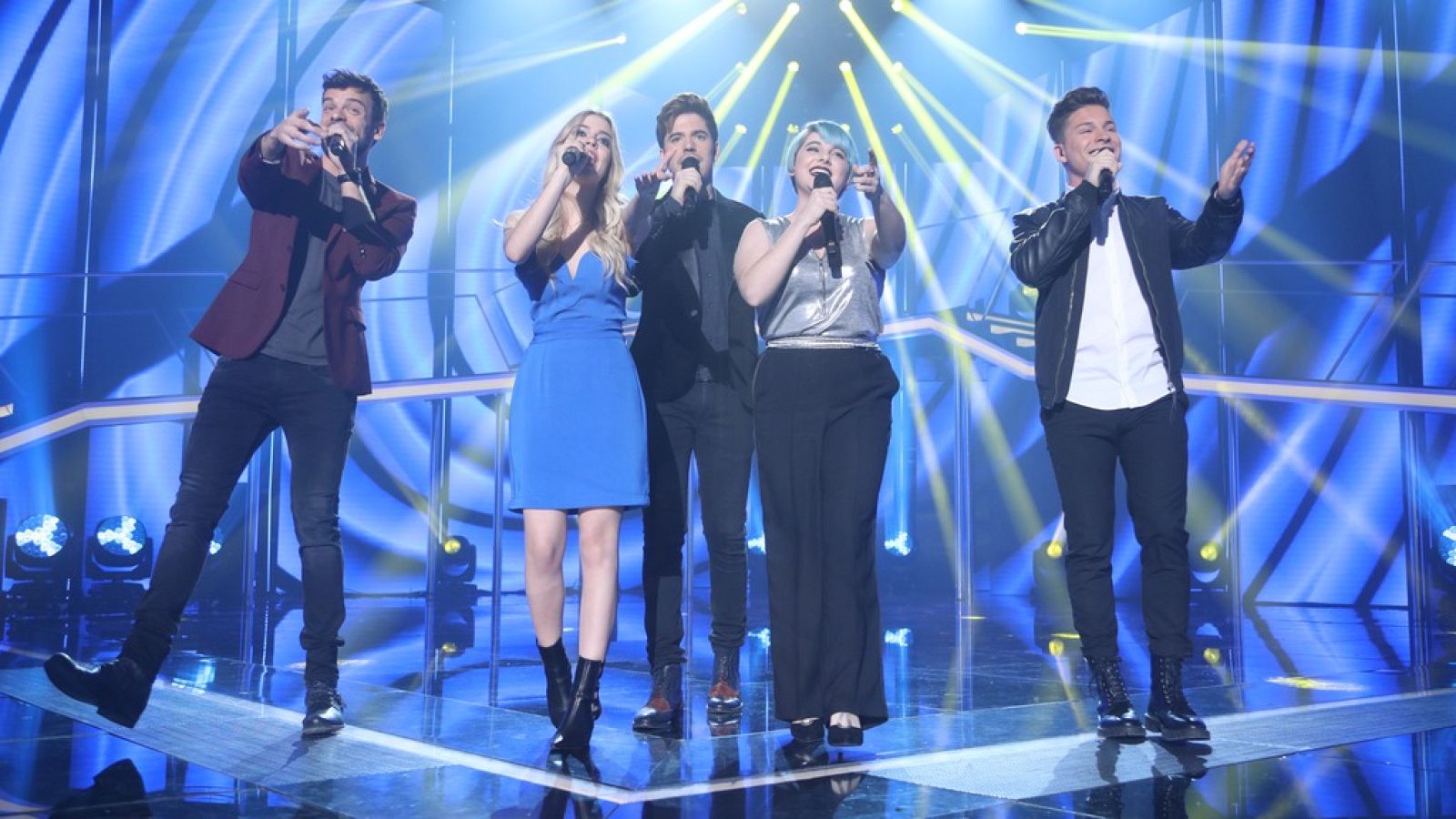 Exconcursantes de OT cantan 'Vivo cantando' - RTVE.es | Ver