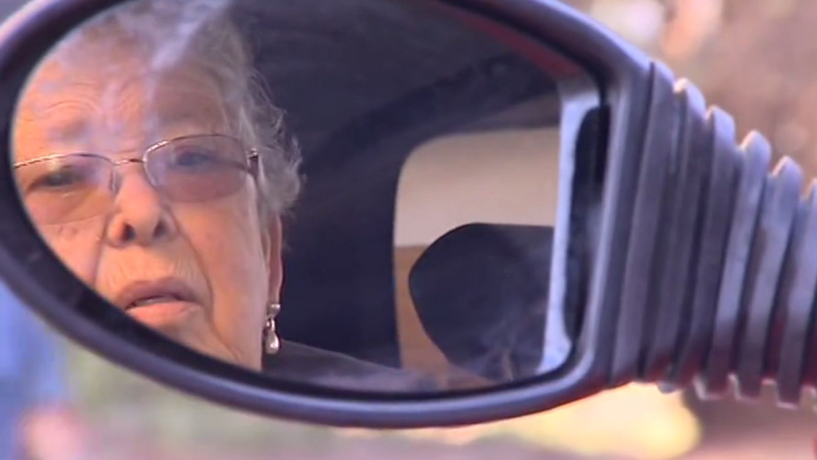 Una mujer logra el carnet de conducir a los 84 años - Informativo 24h | Ver