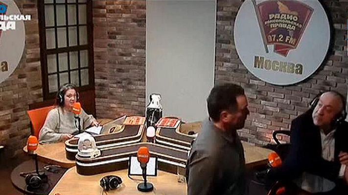 Telediario 1 - Pelea entre dos periodistas rusos por Stalin