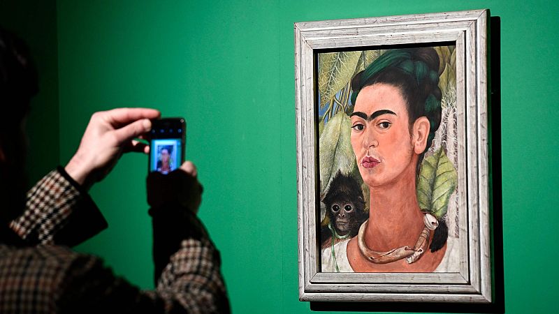 Una exposición en Milán descubre a Frida Kahlo más allá del mito - Informativo 24h | Ver