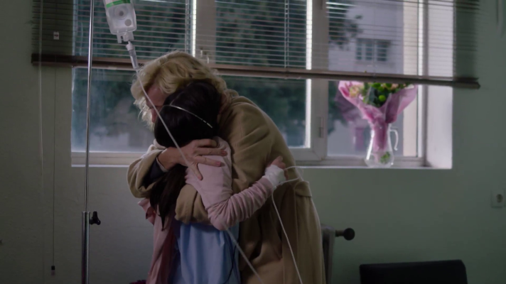 Cuéntame cómo pasó - María se reencuentra con Mercedes