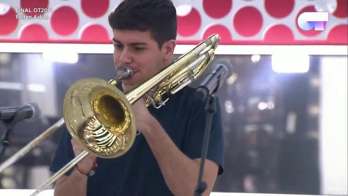 OT 2017 - Alfred canta 'Don't stop the music' en el primer pase