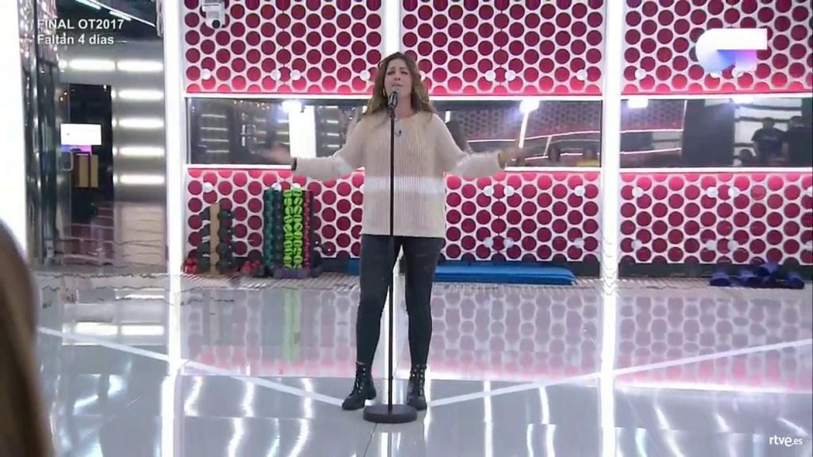 Operación Triunfo - Miriam canta 'No te pude retener' en el primer pase de micros