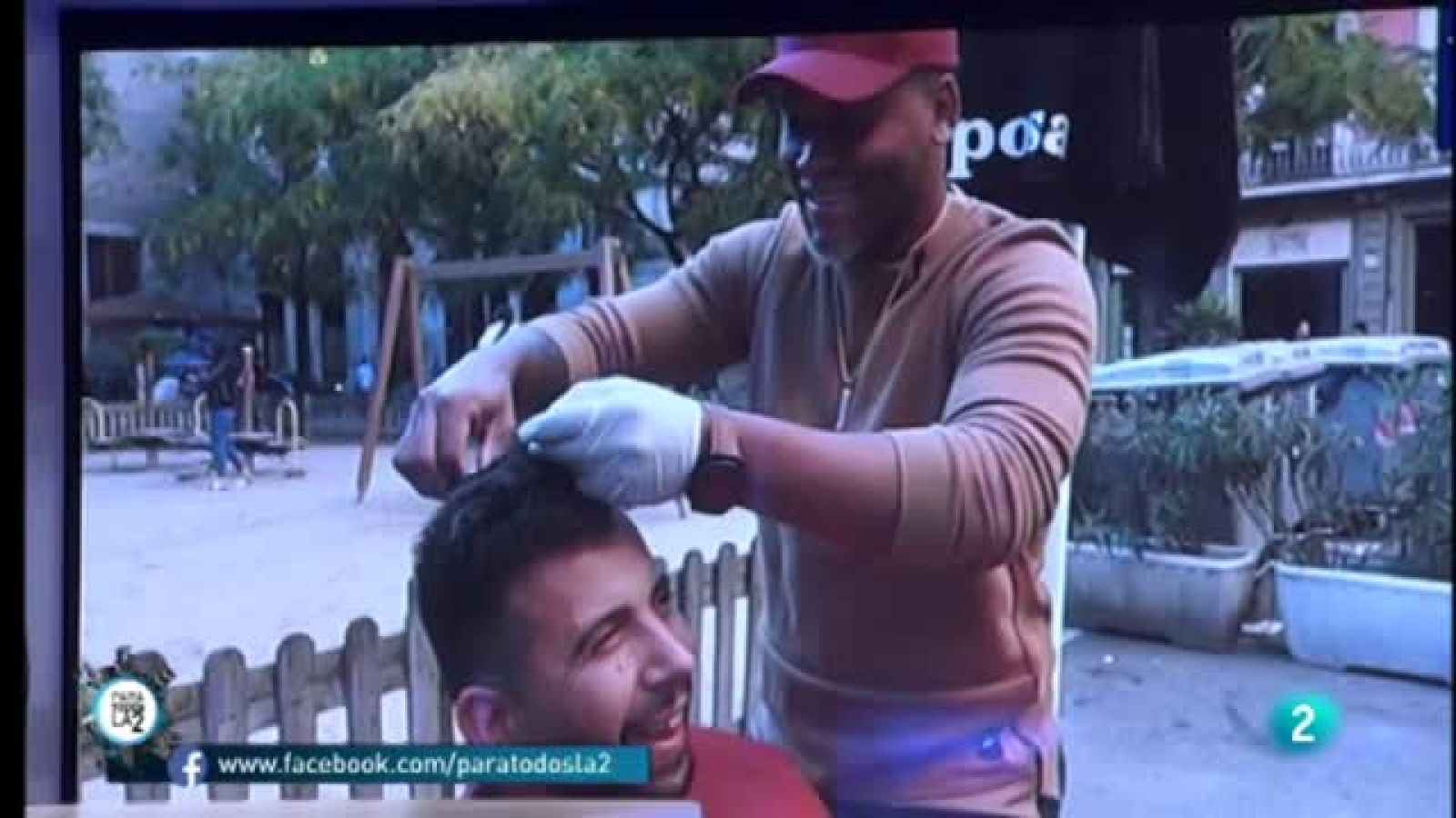 Para todos La 2 - Solidaridad - Entrevista a Lewin Campaz, peluquero y estilista