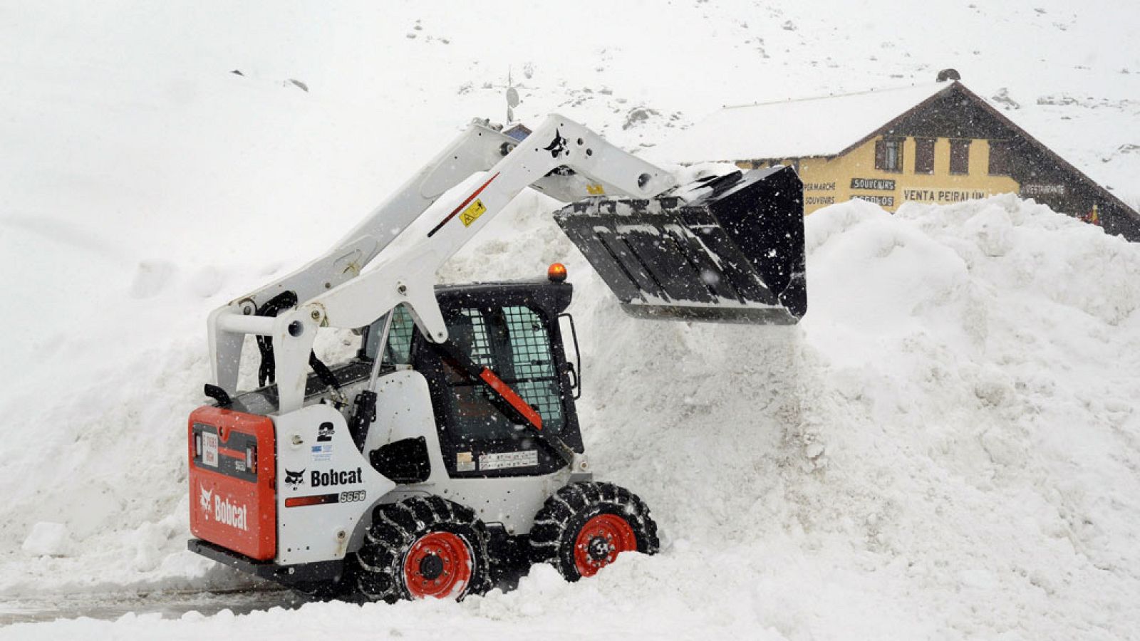 Lluvias en Cantábrico, Aragón y Cataluña, y nevadas en amplias zonas