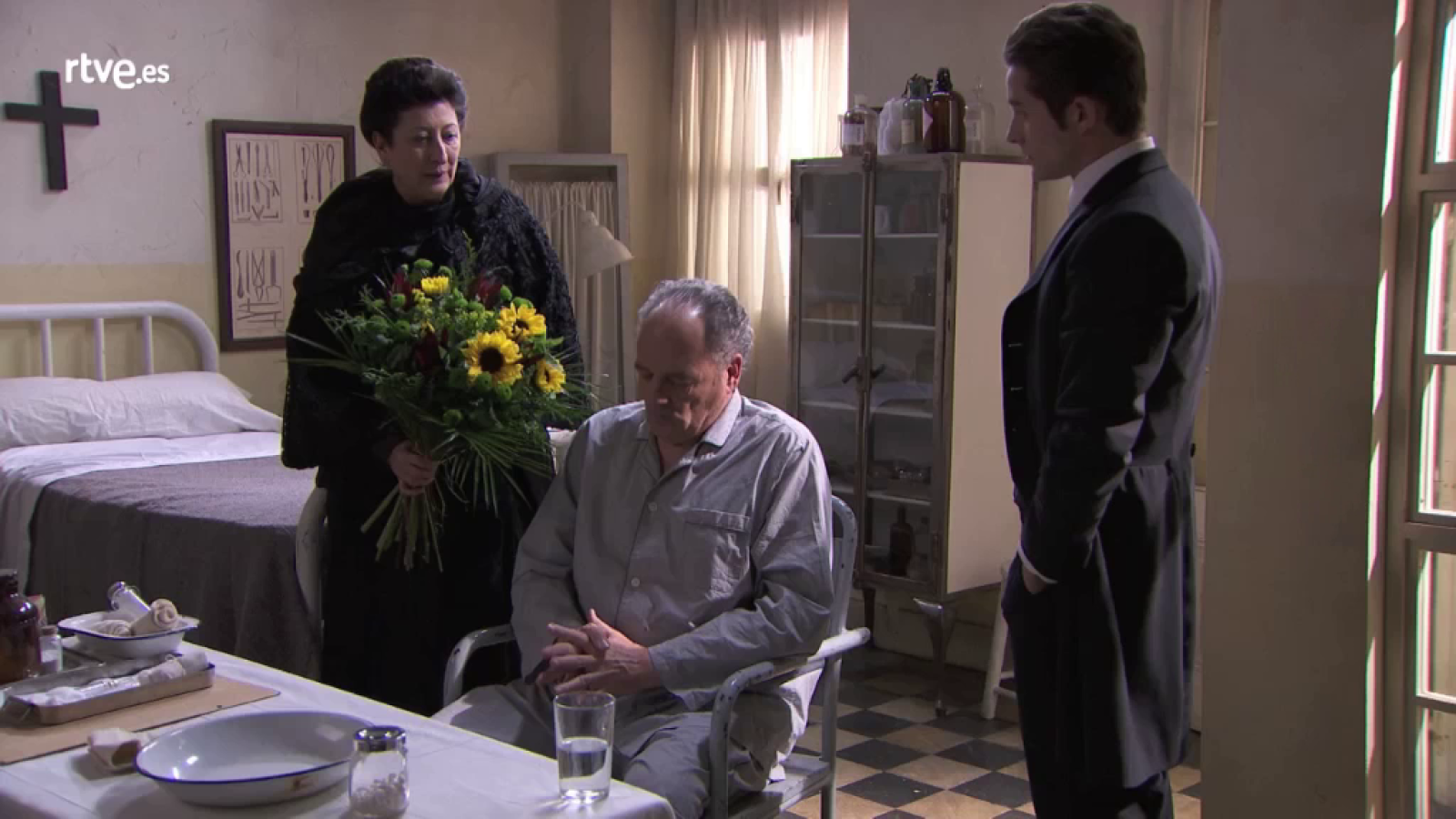 Acacias 38 - Úrsula visita a Don Jaime en el hospital