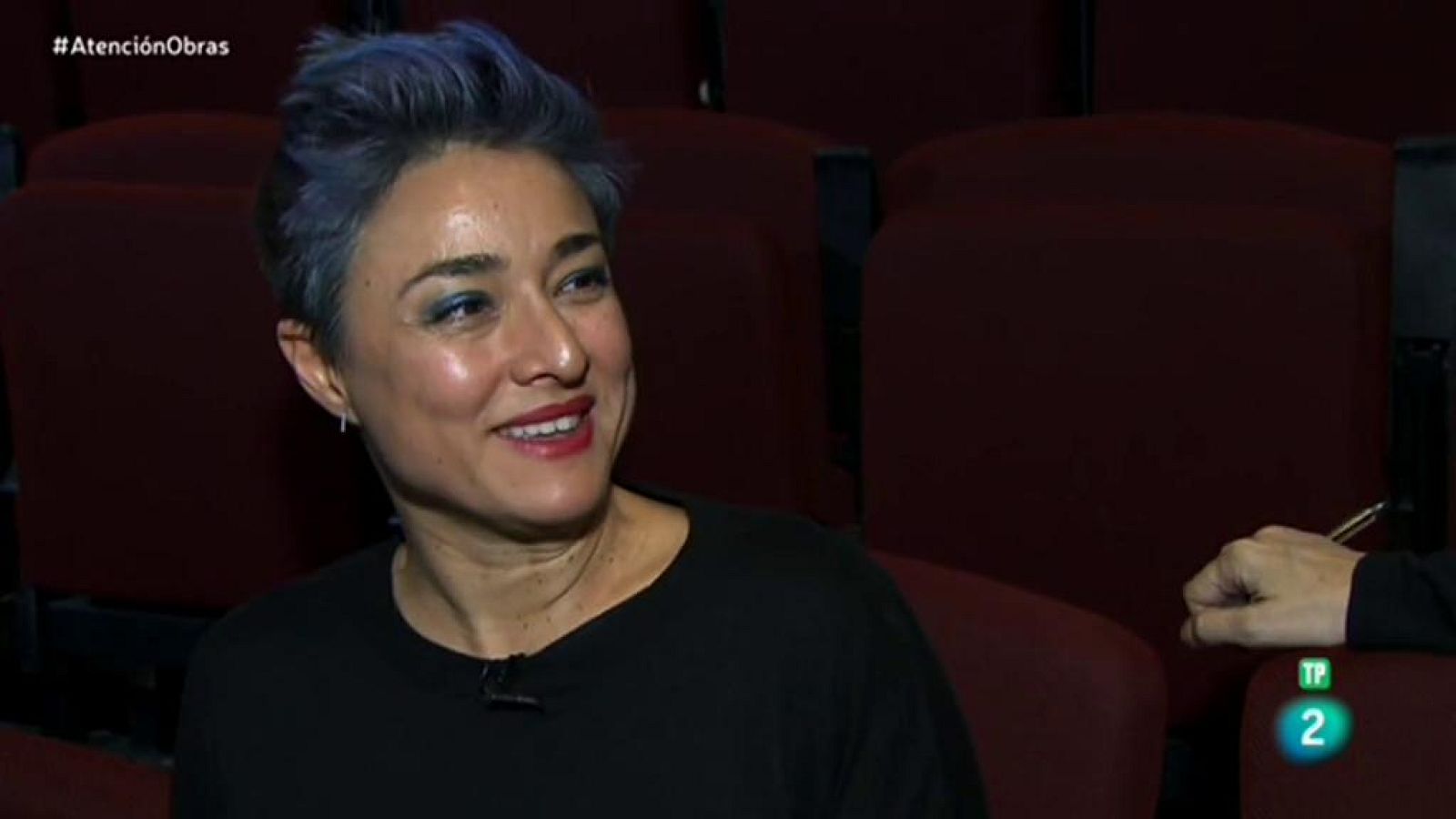 Atención Obras - "Juguetes rotos" de Carolina Román