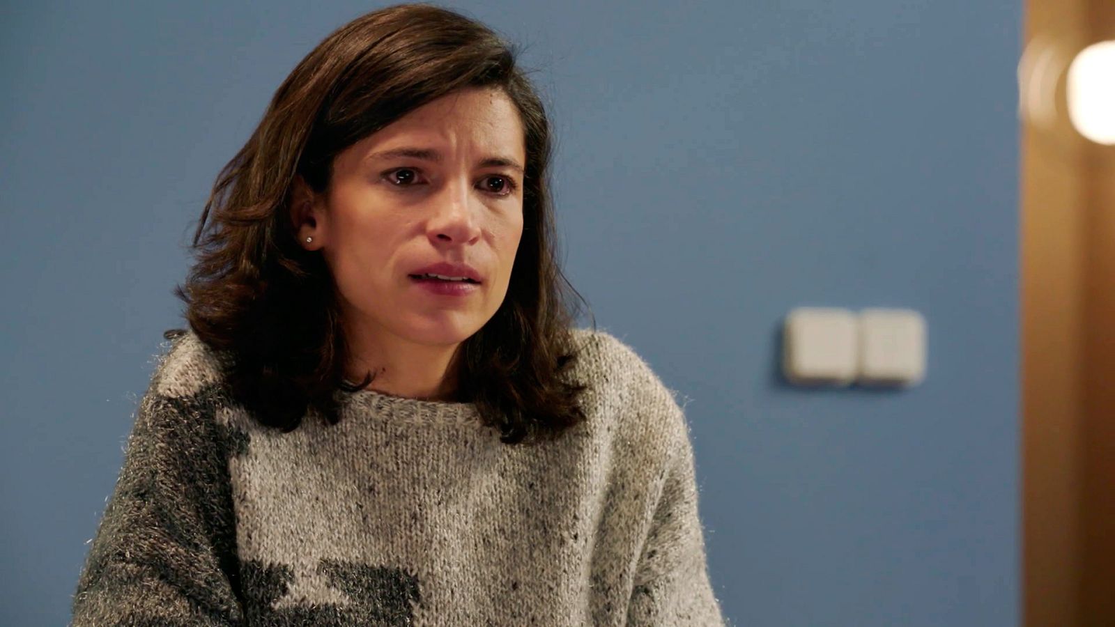 Cuéntame cómo pasó - Inés, muy preocupada por no saber nada de Marcos